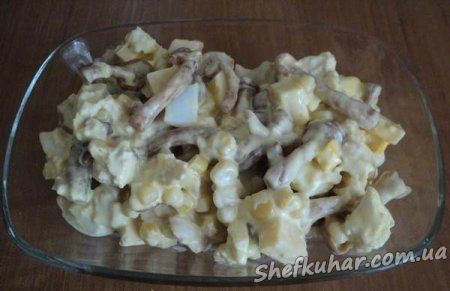 Салат з куркою і опеньками