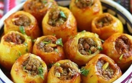 Картопля, фарширована фаршем
